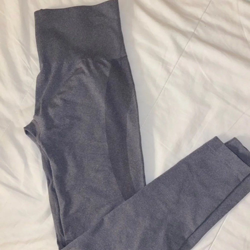 GRAY NVGTN LEGGINGS MEDIUM